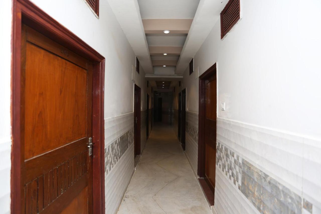 Oyo 4956 Hotel Maharaja Palace Kanpur Exterior foto