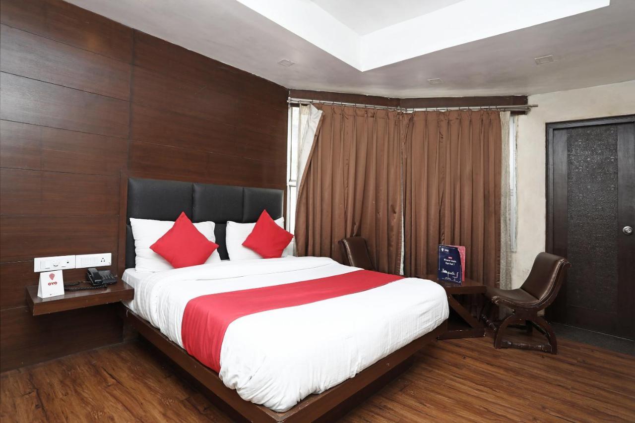 Oyo 4956 Hotel Maharaja Palace Kanpur Exterior foto