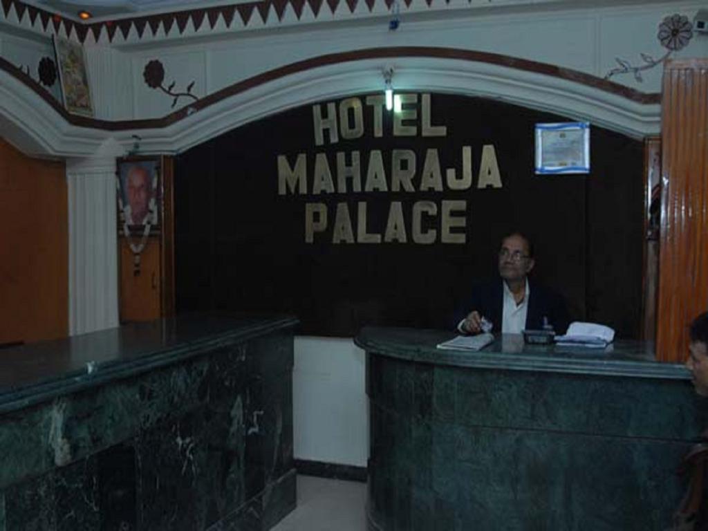 Oyo 4956 Hotel Maharaja Palace Kanpur Habitación foto