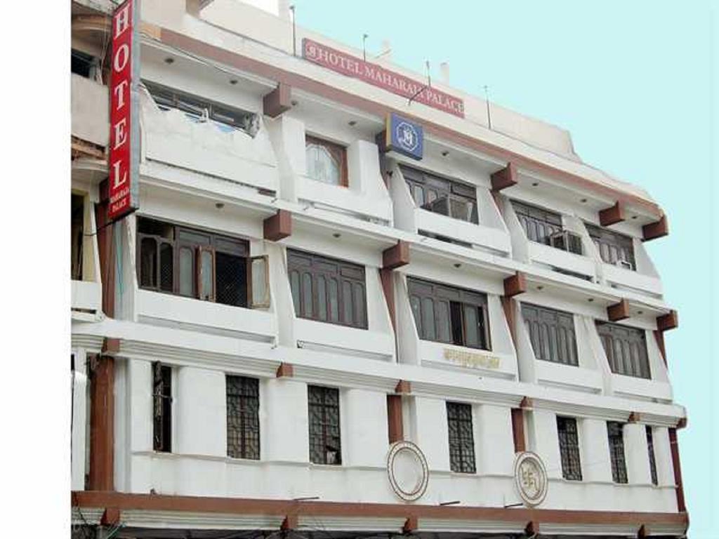 Oyo 4956 Hotel Maharaja Palace Kanpur Exterior foto