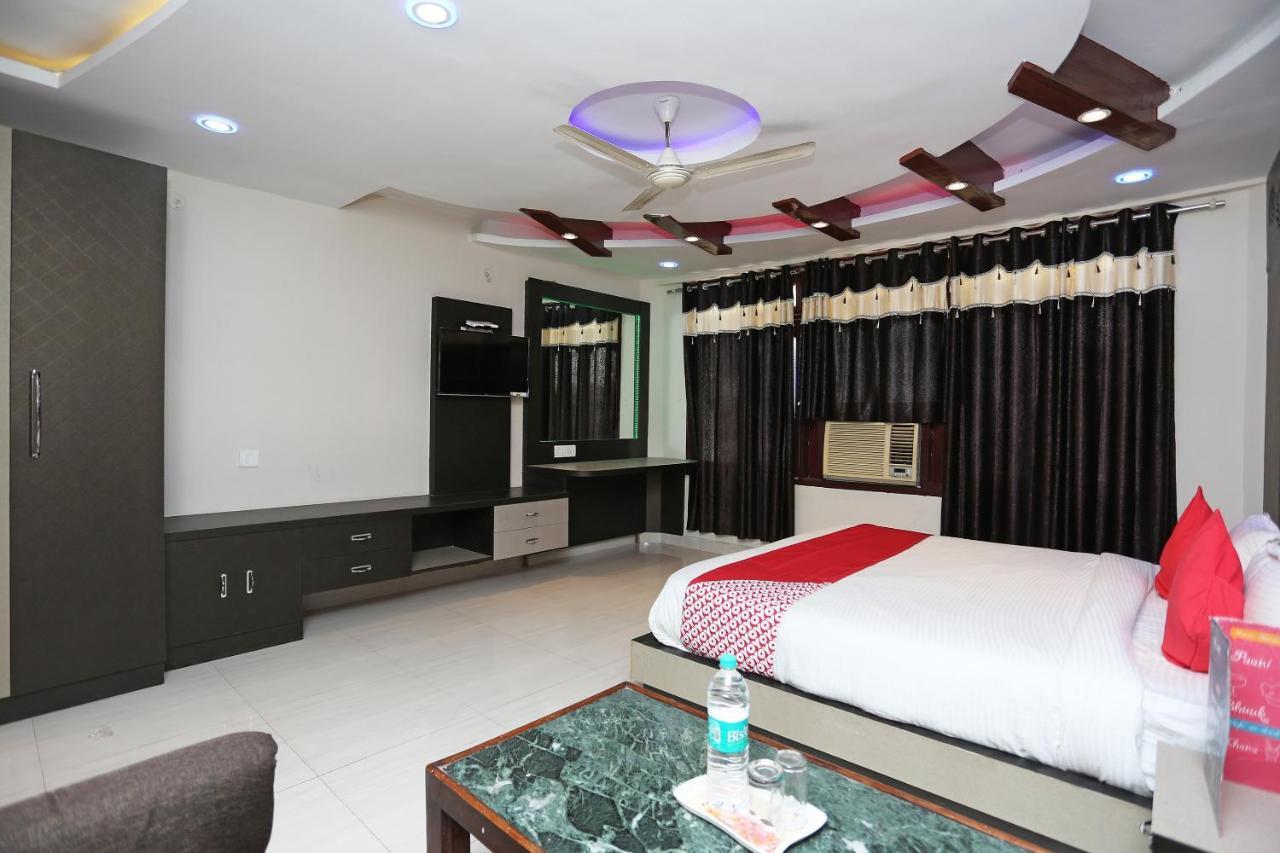 Oyo 4956 Hotel Maharaja Palace Kanpur Exterior foto